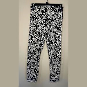 Lululemon high times black and white posey rose leggings